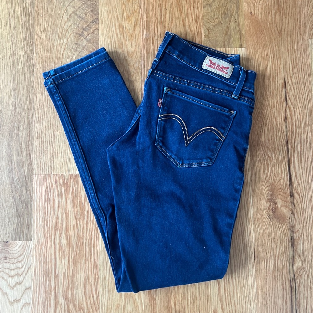 Levi’s 524 Skinny women’s denim jeans
